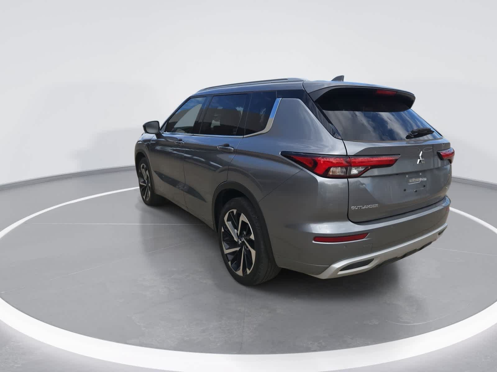 Used 2024 Mitsubishi Outlander SEL FWD image 6