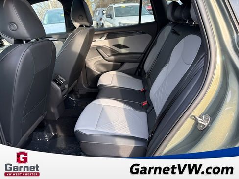 New 2026 Volkswagen Tiguan SE R-Line image 18