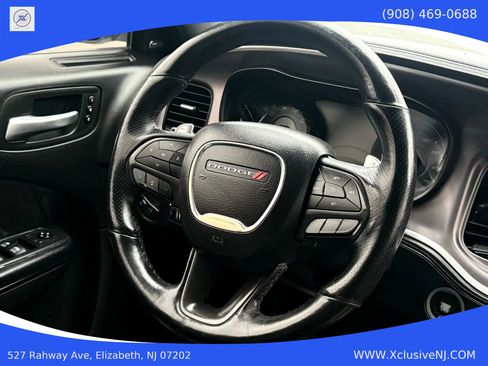 Used 2019 Dodge Charger SXT w/ Plus Group image 11