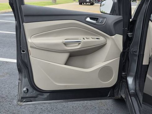 Used 2019 Ford Escape SE FWD image 14