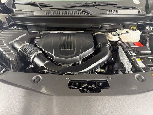 Used 2025 Buick Enclave Preferred FWD image 34