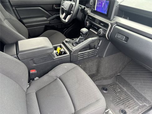 Used 2025 Toyota 4Runner SR5 RWD image 34
