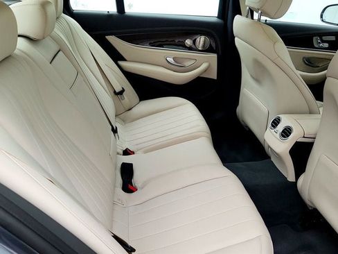 Used 2022 Mercedes-Benz E 350 4MATIC Sedan image 23