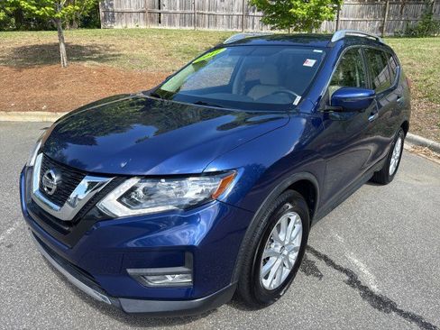 Used 2017 Nissan Rogue SV w/ SV Premium Package FWD image 4