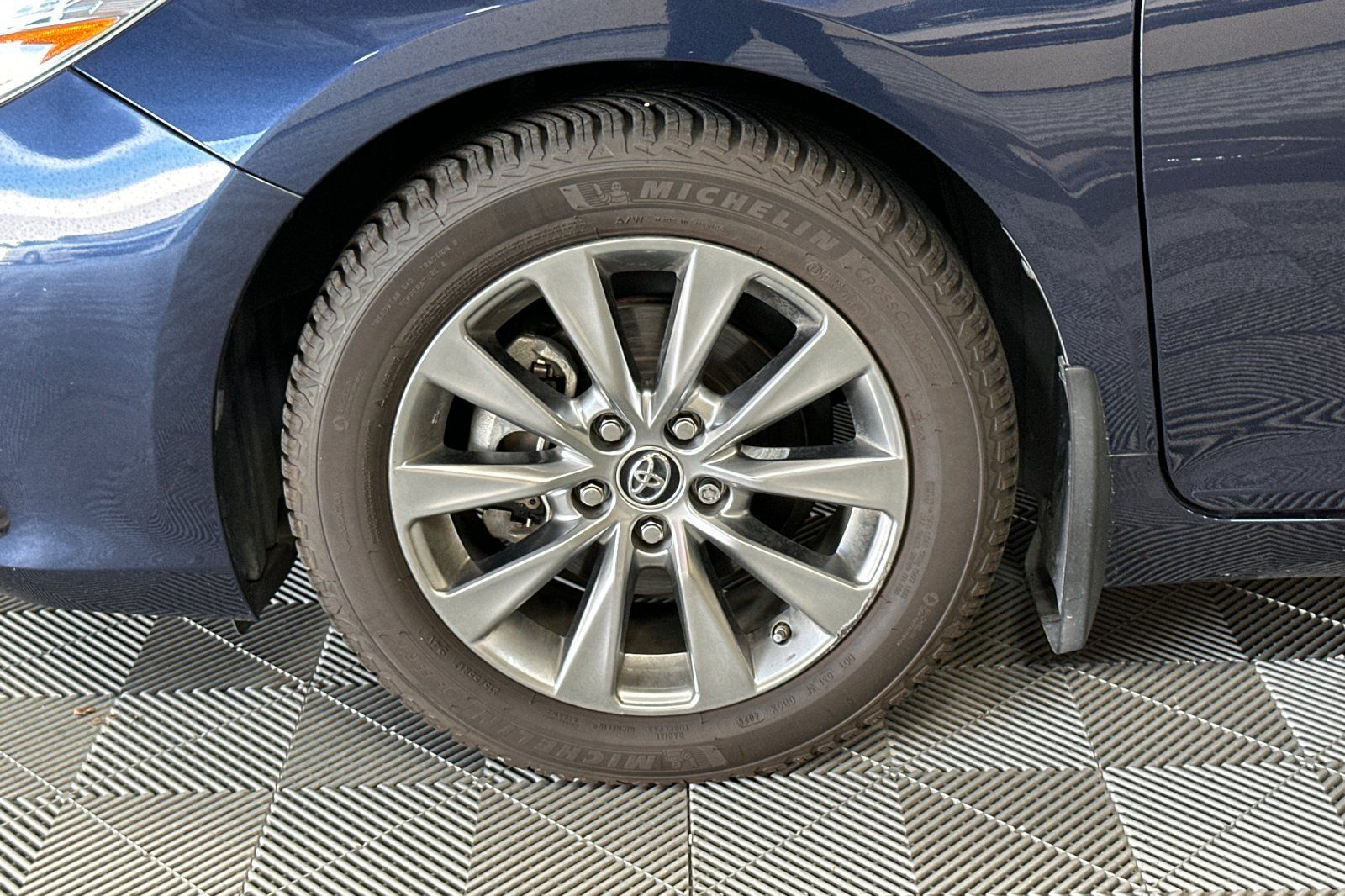 Used 2015 Toyota Camry XLE FWD image 41