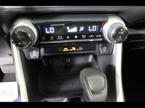 Used 2024 Toyota RAV4 XLE FWD image 25