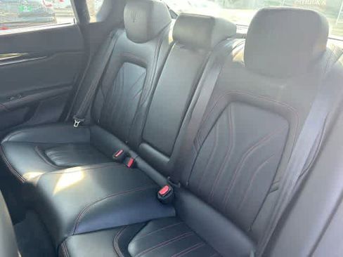 Used 2017 Maserati Quattroporte S image 17