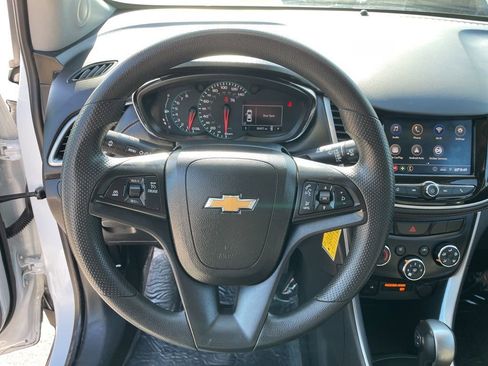 Used 2022 Chevrolet Trax LT AWD/4WD image 12