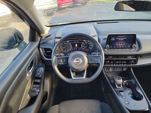 Used 2024 Nissan Rogue SV image 29