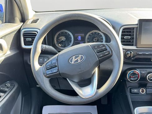 Used 2022 Hyundai Venue SE w/ Cargo Package image 19