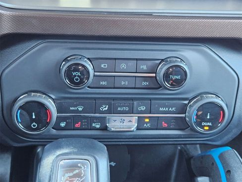 Certified 2022 Ford Bronco Outer Banks w/ Sasquatch Package image 20