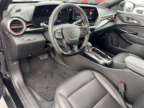 Certified 2025 Chevrolet Trax RS w/ Driver Confidence Package image 9