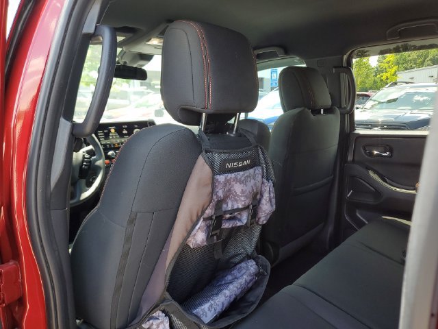 Used 2025 Nissan Frontier PRO-4X AWD/4WD image 12