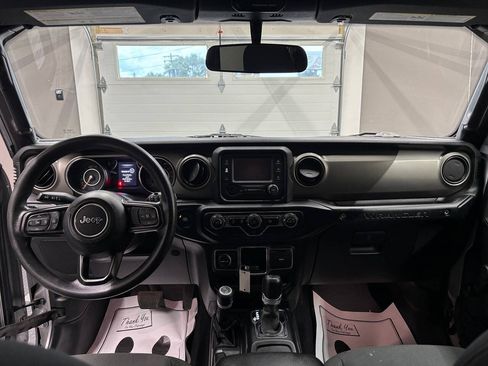 Used 2018 Jeep Wrangler Sport AWD/4WD image 18