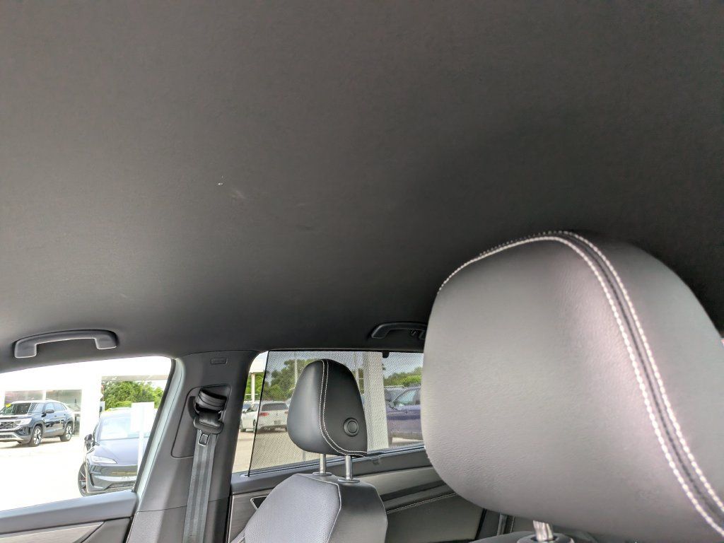 Certified 2026 Volkswagen Atlas Cross Sport SE FWD image 19