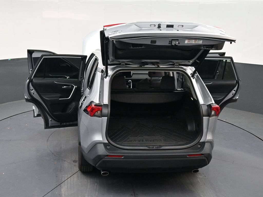 Used 2025 Toyota RAV4 XLE w/ Convenience Package FWD image 31