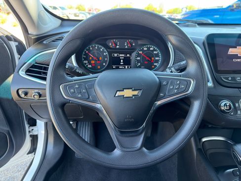 Used 2021 Chevrolet Malibu LT FWD image 10
