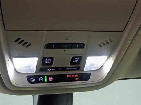 Used 2019 Buick Enclave Premium w/ Experience Buick Package image 18