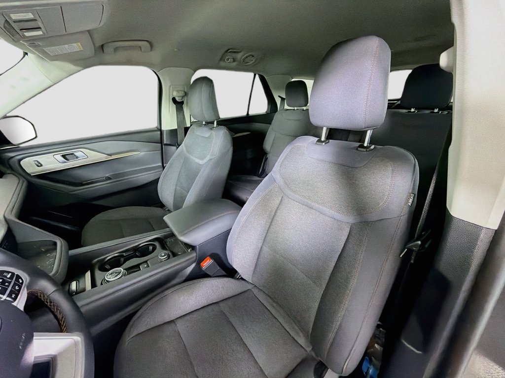 Used 2025 Ford Explorer Active RWD image 14