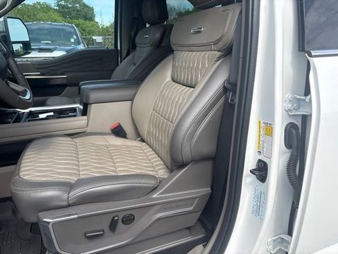 Used 2025 Ford F350 Platinum w/ Platinum Plus Package AWD/4WD image 9