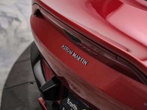 Used 2019 Aston Martin V8 Vantage Coupe RWD image 18