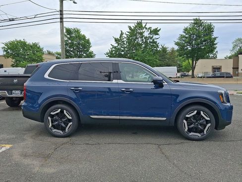 Used 2023 Kia Telluride S w/ S Sunroof Package AWD/4WD image 8