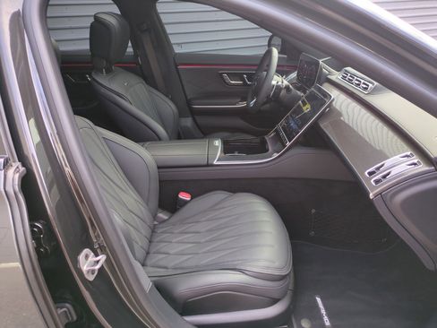 Certified 2025 Mercedes-Benz S 63 AMG S image 33