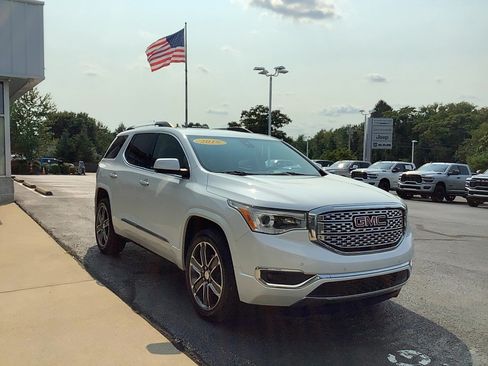 Used 2018 GMC Acadia Denali w/ Technology Package AWD/4WD image 3