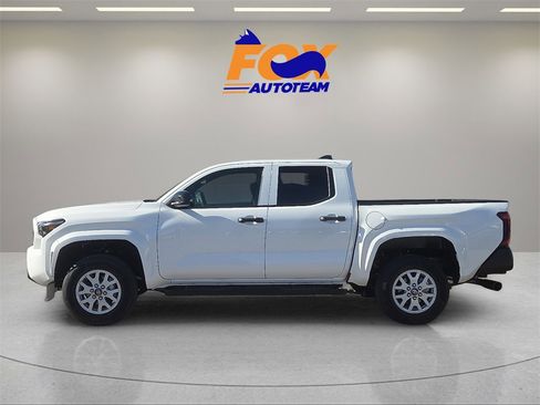 New 2026 Toyota Tacoma SR image 2