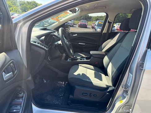 Used 2017 Ford Escape SE FWD image 9