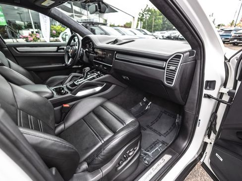 Used 2023 Porsche Cayenne Turbo S AWD/4WD image 31