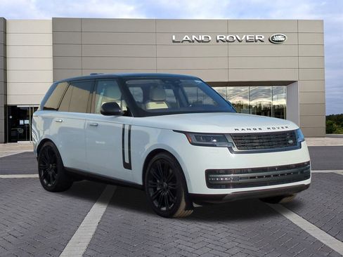 Used 2023 Land Rover Range Rover SE image 3
