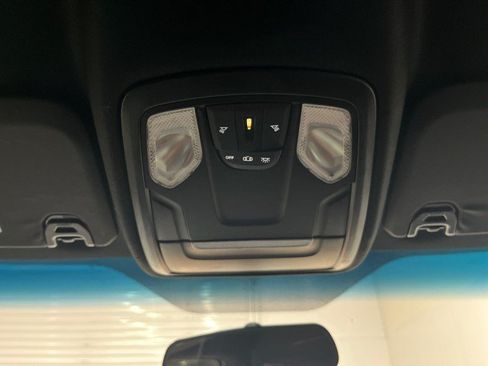 Used 2022 RAM 3500 Tradesman w/ Chrome Appearance Group AWD/4WD image 19