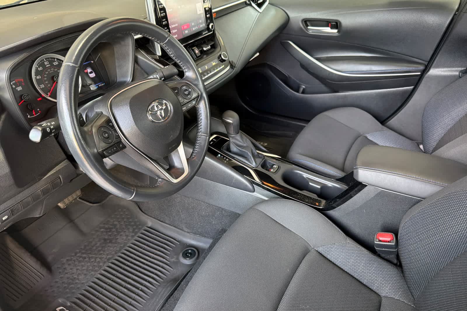 Used 2021 Toyota Corolla SE w/ SE Premium Package FWD image 11