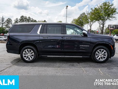 Used 2025 Chevrolet Suburban Premier AWD/4WD image 10