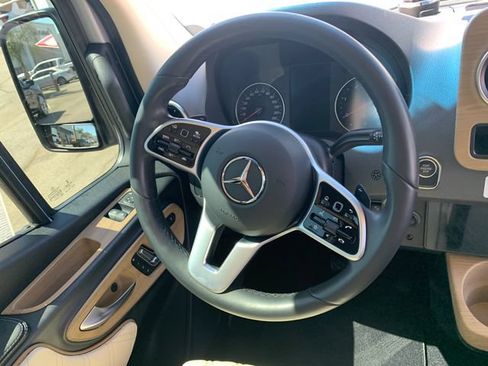 Used 2022 Mercedes-Benz Sprinter 3500 image 20