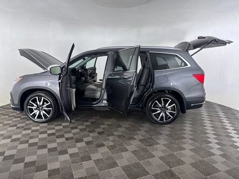 Used 2020 Honda Pilot Touring image 11
