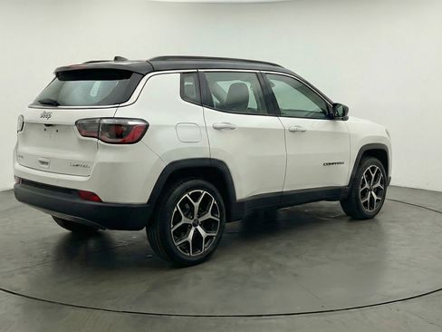 Used 2025 Jeep Compass Limited AWD/4WD image 9