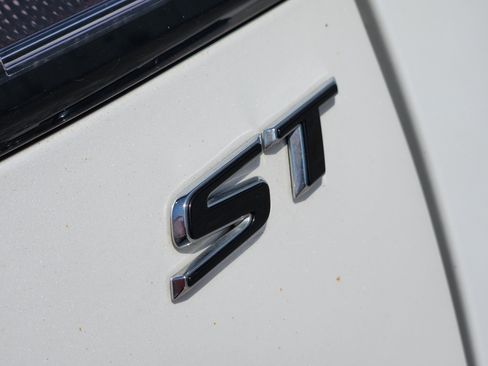 Used 2023 Buick Envision Essence w/ Sport Touring Package FWD image 14