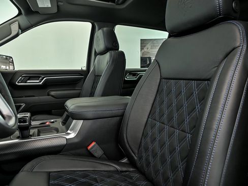 New 2026 GMC Sierra 1500 Elevation w/ Elevation Premium Package AWD/4WD image 9