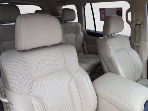 Used 2016 Lexus LX 570 4WD w/ Luxury Package image 25