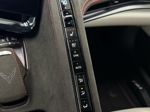 Used 2023 Chevrolet Corvette Stingray Premium Conv w/ Z51 Performance Package image 32