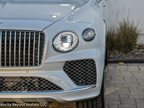 Used 2024 Bentley Bentayga image 10