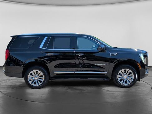 Used 2025 GMC Yukon Denali AWD/4WD image 8
