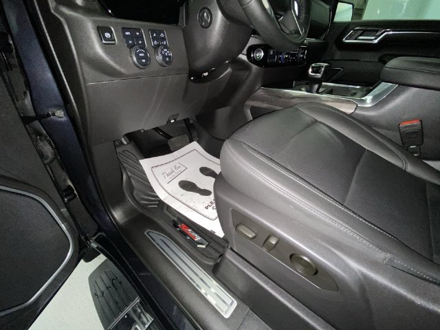Used 2024 Chevrolet Silverado 1500 LTZ AWD/4WD image 12