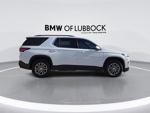 Used 2023 Chevrolet Traverse LT image 9