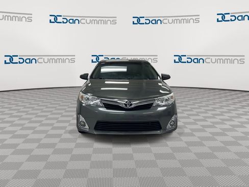 Used 2012 Toyota Camry XLE FWD image 3