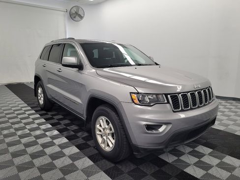 Used 2018 Jeep Grand Cherokee Laredo RWD image 13