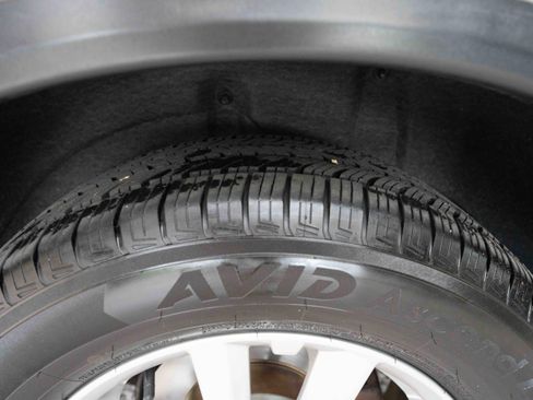 Used 2017 Nissan Rogue SV w/ SV Premium Package AWD/4WD image 31