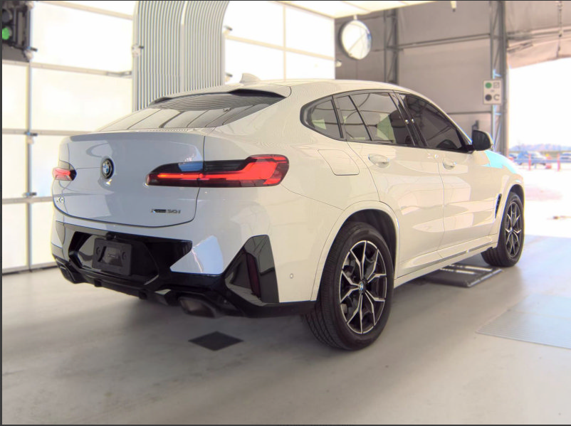 Used 2024 BMW X4 xDrive30i w/ Premium Package AWD/4WD image 4